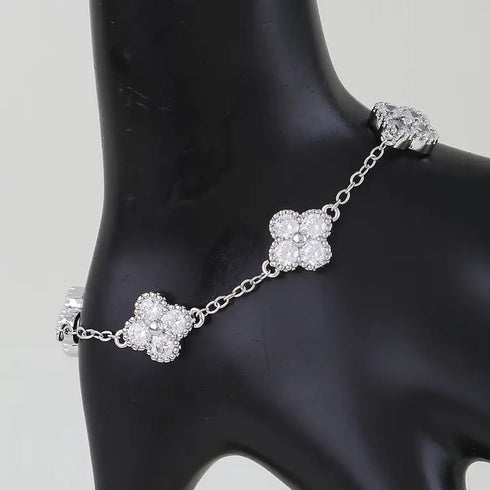 BEADED CLOVER BRACELET