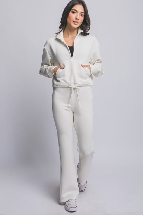 SOFT HALF ZIP SWEATSHIRT