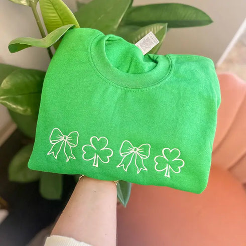 BOW CLOVER STITCH SWEATSHIRT