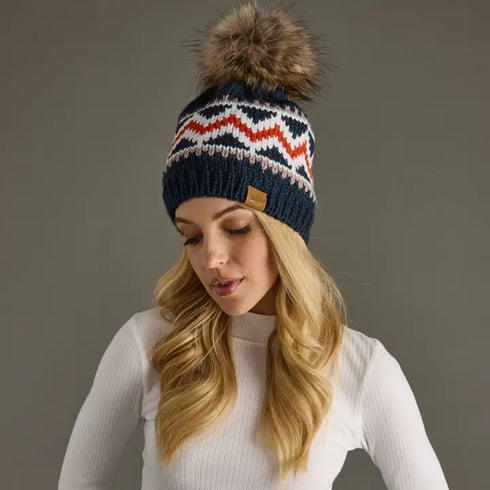 WINTER POM HAT