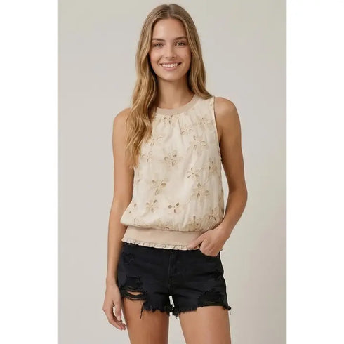 FLORAL EMBRIODERED RUFFLE BUTTON TOP