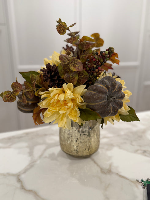 HOLIDAY FLORALS